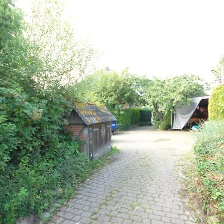 Mit Blick Ueber Felder Und Golfplatz Warnsdorf
