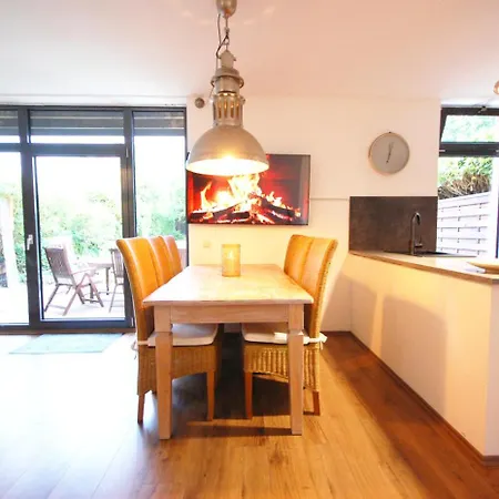 Mit Blick Ueber Felder Und Golfplatz * Ratekau